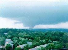 26 апреля 1989 года атмосферный вихрь убил. Smerchi I Tornado Referat