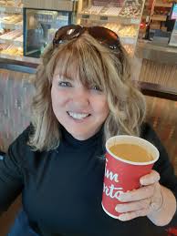 At what wage can an employer expect punctuality and initiative from  employees in the transportation and construction industry?