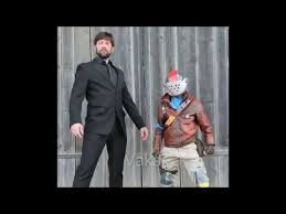 To become this legendary fighter you will need a black shirt with red stripes, hooded vest, black pants, fingerless gloves, sneakers, drift mask, drift jacket, and rift edge pickaxe. Fortnite Drift Halloween Costume Fortnite Aimbot Modded Controller