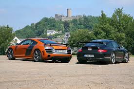 The 911 gt3 rs 4.0 was the. Sportler Auf Der Nordschleife Porsche Gt3 Rs 4 0 Gegen Audi R8 Gt Autobild De