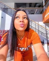 Alyssa Washington's Instagram, Twitter & Facebook