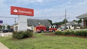 This boston branch of santander bank is here to help serve your financial needs. Police Search For Suspects After Armed Bank Robbery Pursuit In Brockton