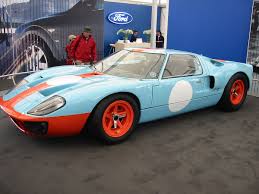 The teardrop shape of the ford gt is the result of extensive work in the wind tunnel. Ford Gt40 Wikipedia