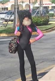 Funny Pictures 15 Weirdly Crazy Pics Of Strangeness Team Jimmy Joe Crazy People Funny People American Funny Videos