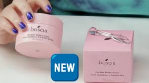 Bursting with hydrating ingredients like queen of the night cactus and aloe vera, this lightweight and fast. Boscia Chia Seed Moisture Cream Review How To Use Youtube