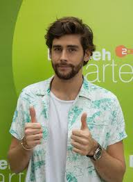 Cada, cada, cada vez que en tu almohada busco la respiración. Alvaro Soler Wikipedia