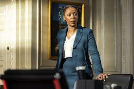 Noma dumezweni poses with her award for best actress in supporting role for 'harry potter and the cursed child' during the 2017 laurence olivier awards in london on april 9, 2017. Bild Zu Noma Dumezweni Bild Noma Dumezweni Filmstarts De