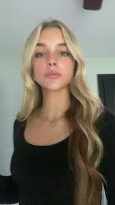 Brooke Bradshaw's Instagram, Twitter & Facebook