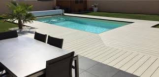10 Exemples De Plages De Piscine Grises En Composite