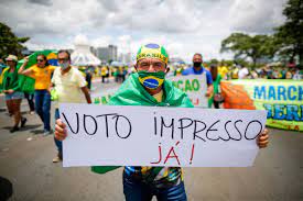 Voto impresso, o retorno ao passado que opõe bolsonaro e a procuradoria geral. Bolsonaristas Fazem Ato Em Brasilia Pedindo Voto Impresso Poder360
