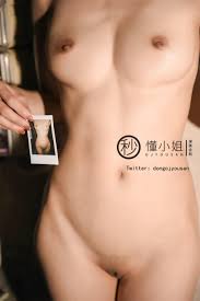 cool18.com 懂小姐- 古城露出