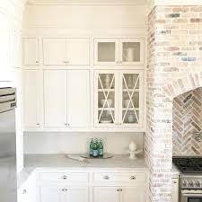 If You Have Brick In Your Home And Looking For A Way To Update Your Home Here Are Different Painti Farmhouse Style Kitchen Antique White Kitchen Kitchen Style