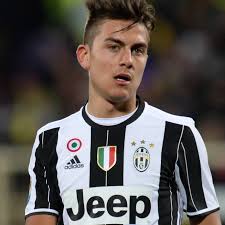 The number thirty seven is written on scudetto logo near to the sign #w8nderful at allianz stadium. Juventus Hassliches Neues Logo Ist Der Beweis Dass Moderner Fussball Business Ist