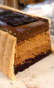 Recette Buche Glacee Aux 3 Chocolats En Video Recette 3 Chocolat Recette Buche Buche Glacee