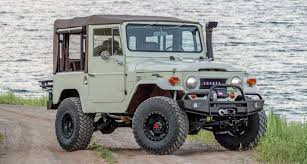 3 brandstof el mitico y iconico toyota land cruiser bj 40 del año 77, suelo de teka , ruedas especiales y motor diesel totalmente restaurado. 1969 Land Cruiser With A Cummins R2 8 Engine Swap Depot