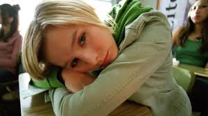 Veronica mars commence son année de première à neptune high, en essayant de se réadapter après que son petit ami, duncan kane, l'a quittée et après l'assassinat non résolu de sa meilleure amie, lilly. Veronica Mars Seasons 1 3 Recap Hd Kristen Bell Youtube