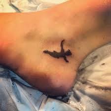 Risultati Immagini Per Tatuaggi Di Coppia Originali Tatuaggio Peter Pan Tatuaggi Di Peter Pan Idee Per Tatuaggi