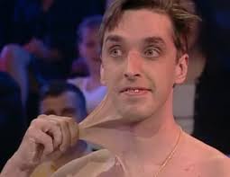 Njeriu me lëkurën më elastike në botë