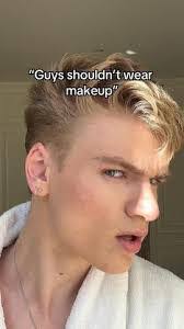 Angela Babin's Instagram, Twitter & Facebook