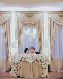 A Sweetheart Table Made For The Sweetest Bride And Groom Sweethearttable Luxurywedding Glamwedding Bride Groom Table Bridal Party Tables Sweetheart Table