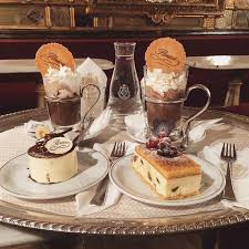 Maria Stella On Instagram Sweet Moments At Caffeflorian Caffeflorian Dolci Momenti Dolci Cioccolata Calda