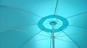 La canicule est une vague de chaleur très forte qui se produit en été et qui perdure durant plusieurs jours. Astuce Protection Canicule Aerateur Climatiseur Isolation Thermique