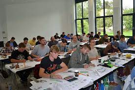 Wir planen und gestalten ihre grünanlage und pflegen ihr objekt. Fachschule Fur Gartenbau Essen Gartenbauzentren Der Landwirtschaftskammer Nrw