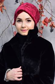 بونية بتصميم من المخمل مزين بفيونكة 1026 03 لون خمري 1026 03 Sefamerve
