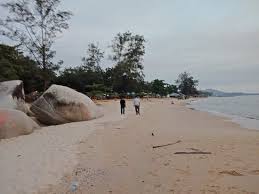 Pada gerbang masuk pantai, sebelum memberikan tiket,. 10 Hotel Terbaik Dekat Pantai Pasir Panjang Tripadvisor