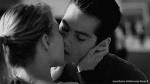 صور متحركه مص صور جديدة لمص الشفايف مثيرة ومتحركة حبيبي