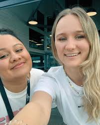 Yve Blake (@yveblake) • Instagram photos and videos