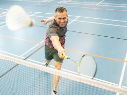 Find everything you need for the game, from badminton racquets that maximize reach and response to shuttlecocks designed for speed and flight. Tipp 128 Badminton Ultraschnelles Spiel Dak Gesundheit