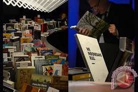 Kebanyakan pameran buku internasional memang sudah merombak konsepnya. Indonesia Ikut Ramaikan Pameran Buku Fbf Di Jerman Antara Jateng