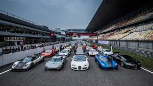 Волнующе эпатажный и дорогой автомобиль. Sportivnye Mashiny