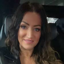 Alaine Ross's Instagram, Twitter & Facebook