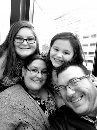 I wanted to give flowers to Melissa Neubart. Amazing Chef! Food is  delicious. She is very kind & Professional. She offer catering services,  private chef services, she does parties and MORE. She