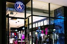 Psg sortir à paris paris entraînement. Le Psg Ouvre Sa Premiere Boutique Permanente A Los Angeles L Equipe
