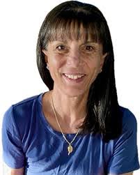 Evelyn Moore's Instagram, Twitter & Facebook