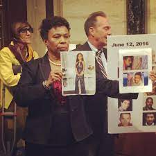 Entdecke rezepte, einrichtungsideen, stilinterpretationen und andere ideen zum ausprobieren. Barbara Lee Reggina Jefferies No Bill No Break Wear Your Voice Article Wear Your Voice