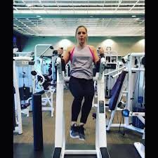 Your forearms should be along the horizontal pads, hands gripping the handles, and back against the back pad. Trainer Lindsey Roman Chair Oblique Leg Raises Russian