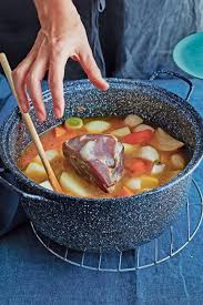 Garbure Bearnaise La Recette De La Soupe De Legumes Gasconne En 2020 Recette Alimentation Recette Facile