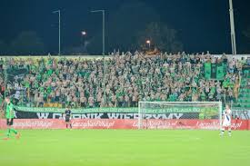 It is best known for its men's professional football team, which competes in ii liga. Na Stadionach 10 Lecie Zgody Ruchu Z Widzewem Legionisci Com