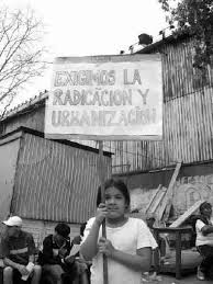 Junto a los bomberos voluntarios del barrio padre mugica (villa 31) comenzamos una acción para acercar ayuda a vecinos dentro de la población de riesgo, que a causa del avance de la pandemia. Buenos Aires Estreno Del Documental Barrio Padre Mugica Images Media International Tribunal On Evictions