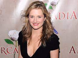 Ronson was previously married to french actor joséphine de la baume from 2011 to 2018. Grace Gummer Mr Robot Career