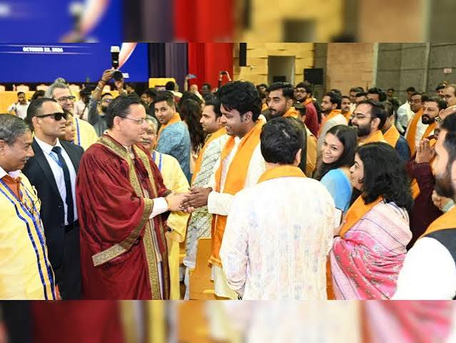 CM Dhami UPES 24th Convocation Youth Employment and Developed India 2047 | UPES के दीक्षांत समारोह में सीएम धामी का संदेश, युवा नौकरी मांगने वाले नहीं देने वाले बनें | Hindi News ...