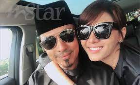 We don't have a biography for shamsul baharin. Tolong Jangan Pegang Perut Aku Siti Elizad Hiburan Mstar