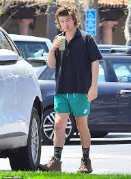 Find top songs and albums by fababy, including physio (feat. Joe Keery Schritte Fur Einen Saft In Santa Monica Mit Freundin Maika Monroe Und Entzuckenden Welpen Aktuelle Boulevard Nachrichten Und Fotogalerien Zu Stars Sternchen