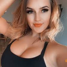 Email Address of @alyssaakline Instagram Influencer Profile