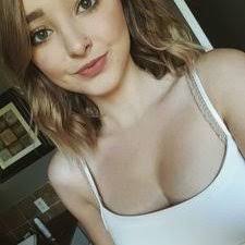 Hannah Fitzgerald's Instagram, Twitter & Facebook