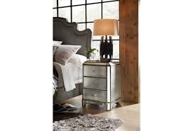 Finished in shimmery eglomise with heavily painted charcoal finish on the exposed wood edges, the top drawer. Hooker Furniture Arabella Mirrored Three Drawer Nightstand With Usb Port Zak S Home Nightstands